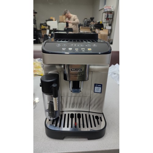 Кавомашина DeLonghi Magnifica Evo с пробегом